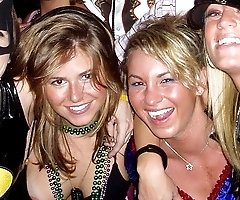 Babes with hard nips pull tops down unbarring tits